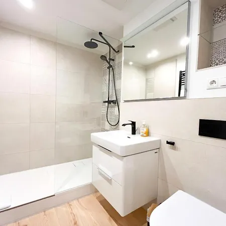 Patama Karli - Zentrales City-feeling Nahe Suedvorstadt, Uniklinik, Zoo Mit Balkon Und Wlan Kostenlos Appartamento