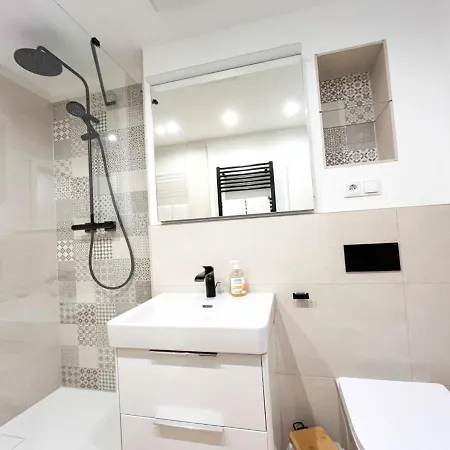 Patama Karli - Zentrales City-feeling Nahe Suedvorstadt, Uniklinik, Zoo Mit Balkon Und Wlan Kostenlos *