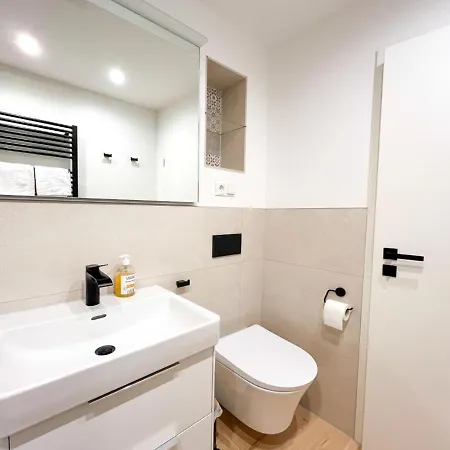 Appartamento Patama Karli - Zentrales City-feeling Nahe Suedvorstadt, Uniklinik, Zoo Mit Balkon Und Wlan Kostenlos Lipsia